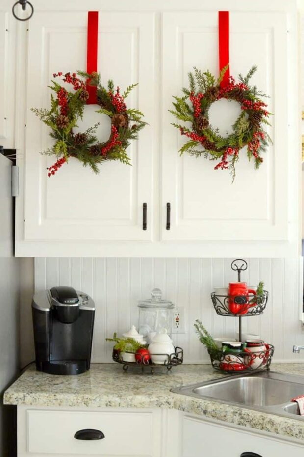 24 Christmas Decoration Ideas In All Shades Of Red - Rustic Christmas Decoration Ideas, red Christmas Decoration Ideas, DIY Christmas Decoration Ideas, christmas decoration ideas