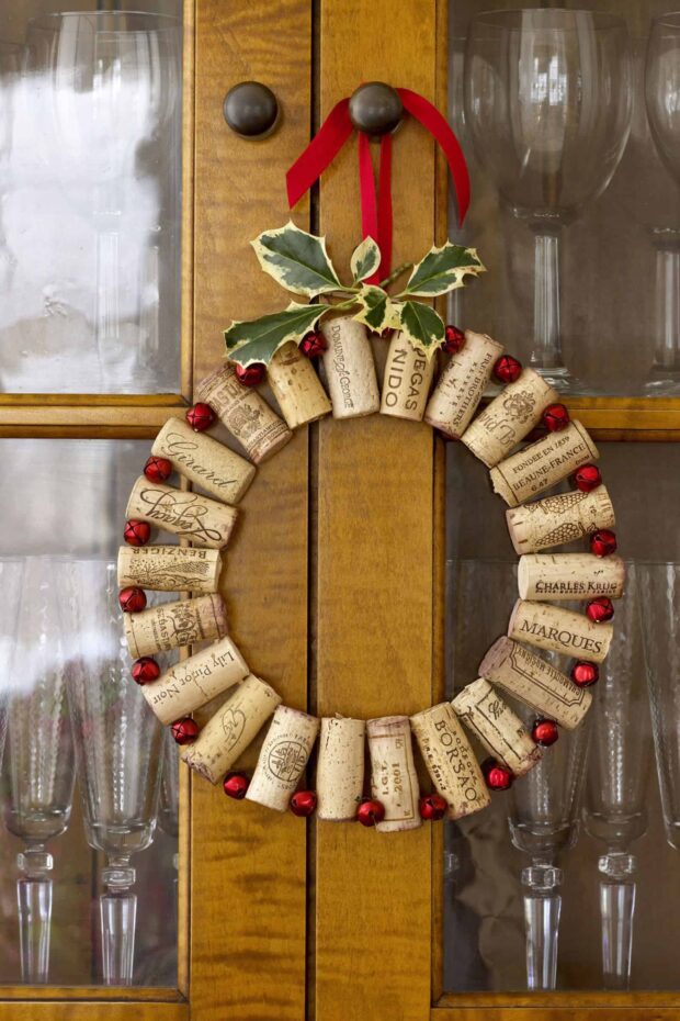 15 DIY Christmas Wreaths to Make Your Front Door as Merry as Can Be - Rustic DIY Christmas Wreaths and Centerpiece, DIY Christmas Wreaths