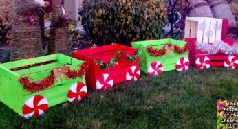 13 Best DIY Outdoor Christmas Decorations to Get Your Yard in the Spirit