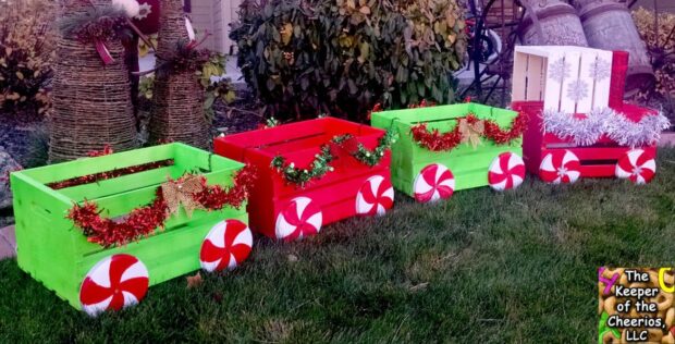 13 Best DIY Outdoor Christmas Decorations to Get Your Yard in the Spirit - Outdoor Christmas Decorations, DIY Outdoor Christmas Decorations