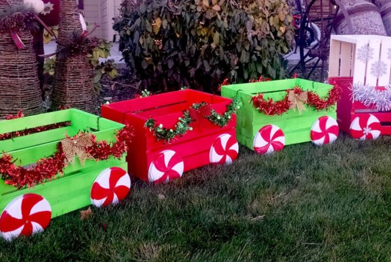 13 Best DIY Outdoor Christmas Decorations to Get Your Yard in the Spirit 13 Best DIY Outdoor Christmas Decorations to Get Your Yard in the Spirit - Outdoor Christmas Decorations, DIY Outdoor Christmas Decorations