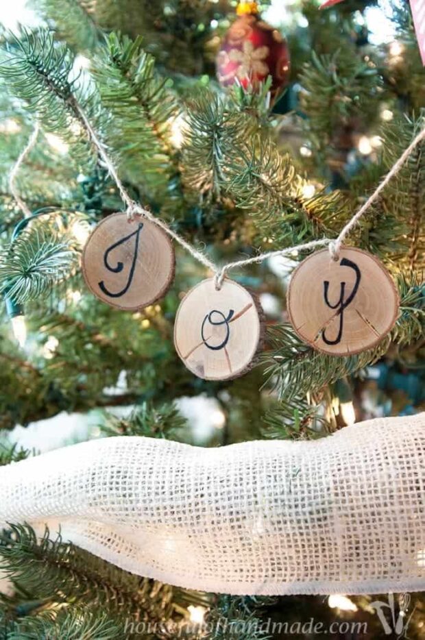 14 Rustic Farmhouse Inspired DIY Christmas Decoration Ideas - Rustic Farmhouse Inspired DIY Christmas Decoration Ideas, Rustic Farmhouse Decoration Ideas, RusChristmas Decoration Ideas