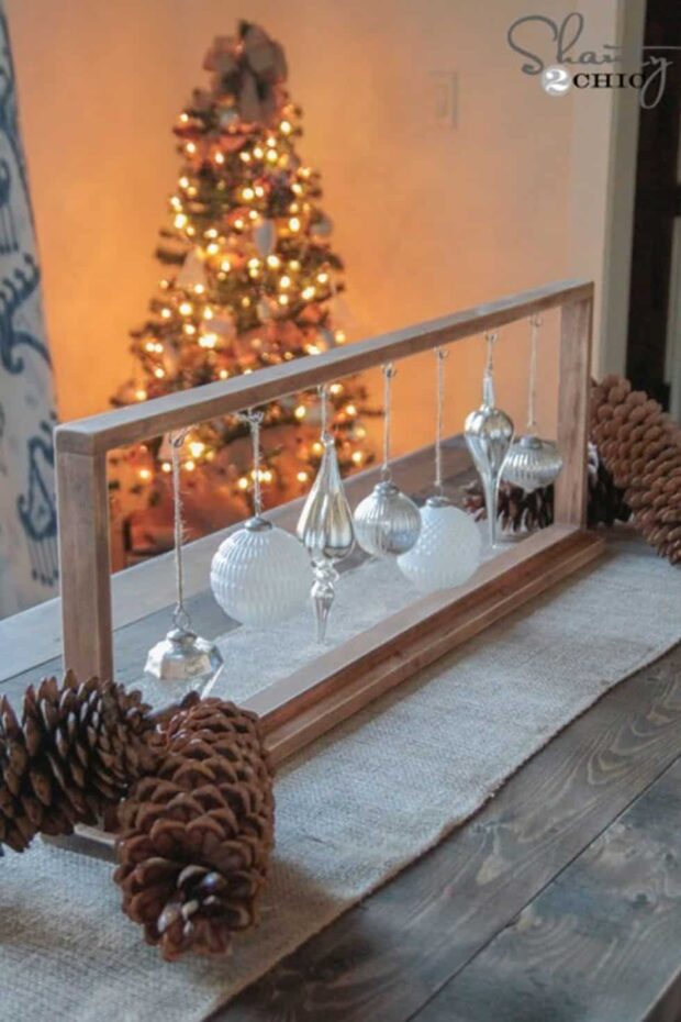 13 Pretty DIY Christmas Table Decorations - DIY Christmas Table Decorations, DIY Christmas Table Decoration, Christmas Table Decorations