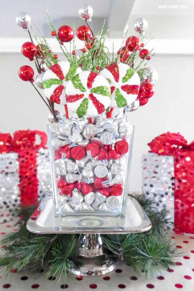 13 Pretty DIY Christmas Table Decorations - DIY Christmas Table Decorations, DIY Christmas Table Decoration, Christmas Table Decorations