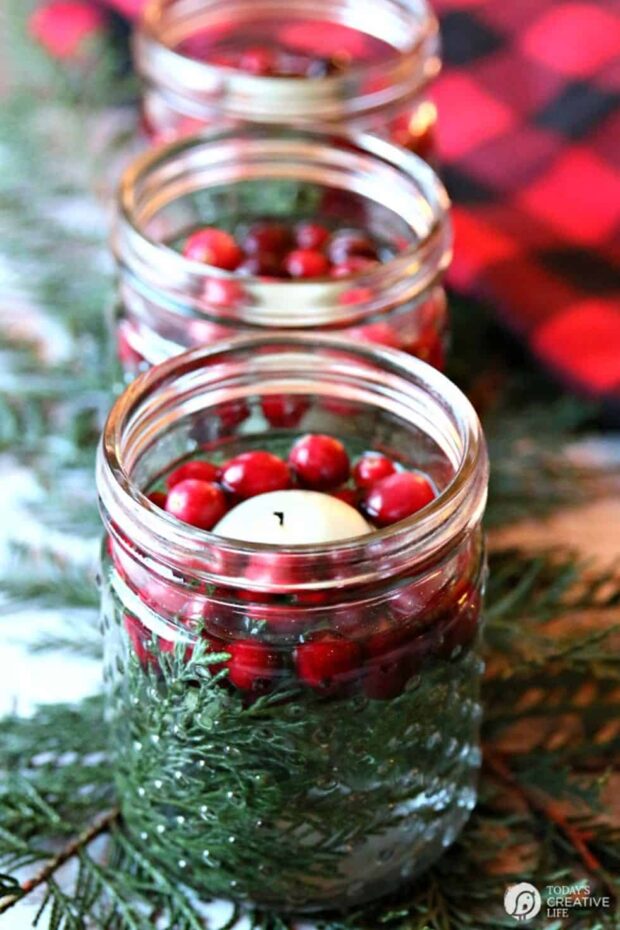 13 Pretty DIY Christmas Table Decorations - DIY Christmas Table Decorations, DIY Christmas Table Decoration, Christmas Table Decorations