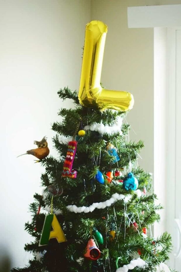 13 Spectacular DIY Christmas Tree Toppers You Can Make Yourself! - DIY Christmas Tree Toppers, DIY Christmas Tree Topper, Diy Christmas tree, DIY Christmas Table Decorations