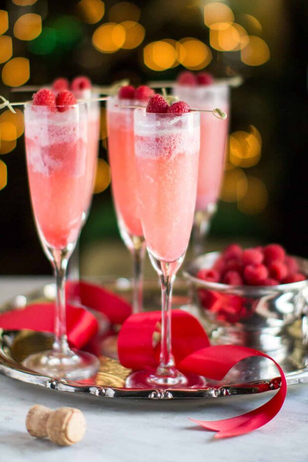 15 Christmas Cocktails to Spice Up Your Holiday Celebrations - Festive Christmas Cocktails, Christmas Cocktails recipes, Christmas Cocktails