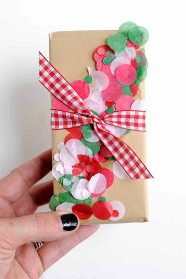 14 Best DIY Gift Wrapping Ideas for Christmas - DIY Gift Wrapping, DIY Gift Christmas, DIY Christmas Gift Wrapping, diy Christmas gift wrap