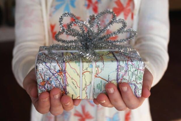 14 Best DIY Gift Wrapping Ideas for Christmas - DIY Gift Wrapping, DIY Gift Christmas, DIY Christmas Gift Wrapping, diy Christmas gift wrap