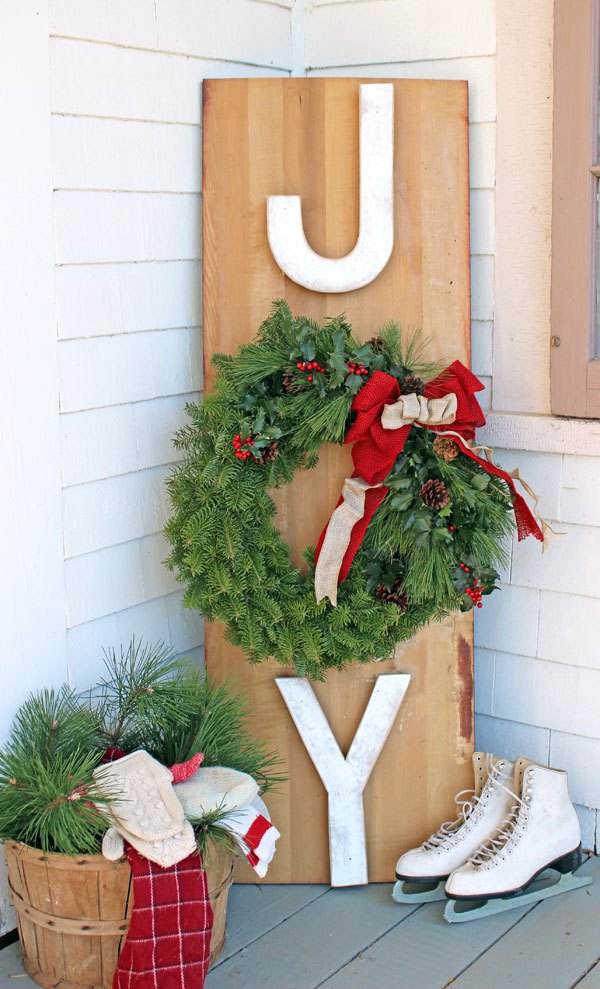 15 Ways to Decorate Your Front Porch for Christmas (Part 1) - Rustic DIY Christmas Decor Ideas for Front Porch, Front Porch for Christmas, front porch design, front porch