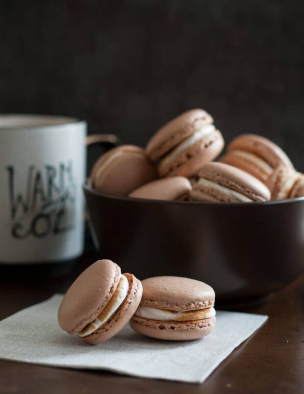 12 Recipes for The Best Winter Flavored Macarons (Part 1) - winter macarons, Winter Flavored Macarons, winter desserts, macarons recipes, macarons, Flavored Macarons