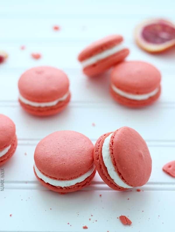 12 Recipes for The Best Winter Flavored Macarons (Part 1) - winter macarons, Winter Flavored Macarons, winter desserts, macarons recipes, macarons, Flavored Macarons