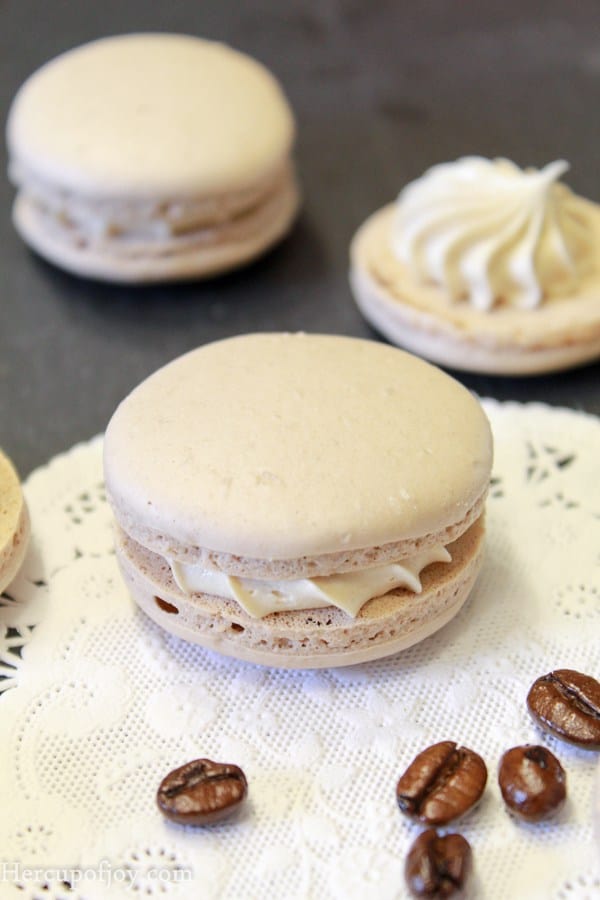 12 Recipes for The Best Winter Flavored Macarons (Part 1) - winter macarons, Winter Flavored Macarons, winter desserts, macarons recipes, macarons, Flavored Macarons