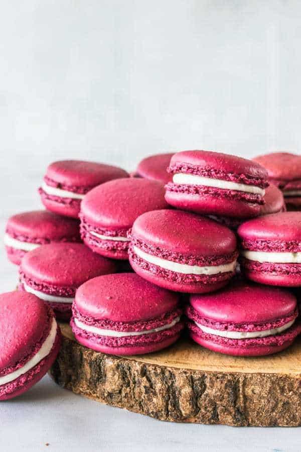 12 Recipes for The Best Winter Flavored Macarons (Part 1) - winter macarons, Winter Flavored Macarons, winter desserts, macarons recipes, macarons, Flavored Macarons