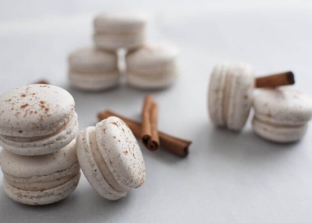 12 Recipes for The Best Winter Flavored Macarons (Part 2) - winter macarons, Winter Flavored Macarons, macarons recipes, macarons dessert, Flavored Macarons