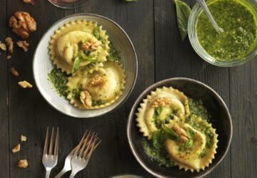 Mozzarella, Basil & Walnut Ravioli - recipe, ravioli, pasta, Mozzarella, food&drinks, food, basil