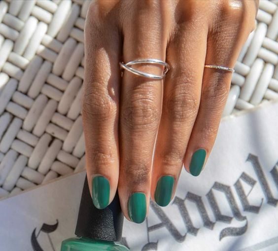 The Manicure Trend In Nails Of Summer 2021 The Manicure Trend In Nails Of Summer 2021 - women nails, style motivation, style, nails summer trend 2021, nails, nail trends, nail trend for summer, green-colored nails, green color, fashion