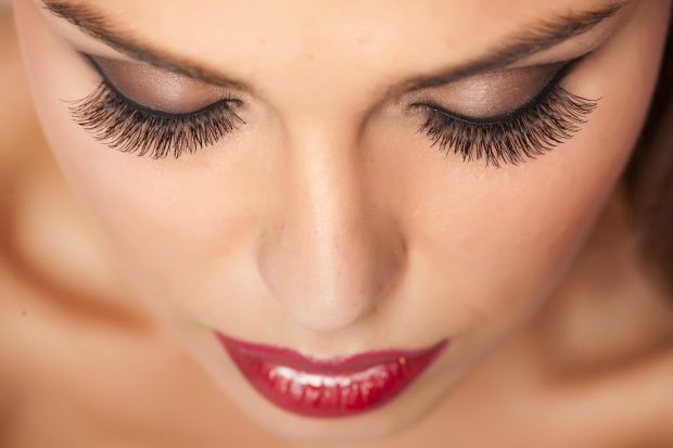 How to Get Perfect Eyelashes A Style Guide - style, perfect, eyelashed, curl, beauty