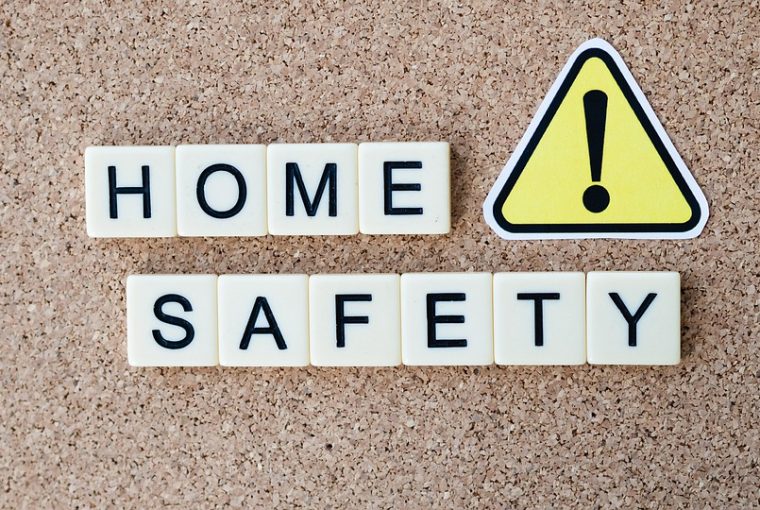 7 Simple Ways To Keep Burglars At Bay 7 Simple Ways To Keep Burglars At Bay - windows, secure, safety, motiona, installation, home, detective