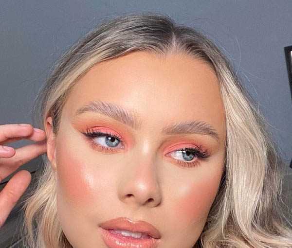 Peach-Inspired Makeup That Will Melt You Right Away Peach-Inspired Makeup That Will Melt You Right Away - trending makeup, style motivation, style, peachy makeup, peach tones, Makeup