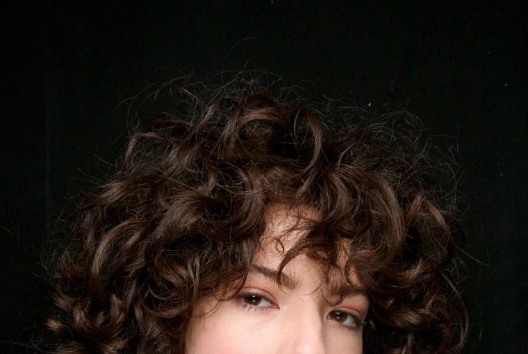 Women's Cuts For Curly Hair That Always Look Good Women's Cuts For Curly Hair That Always Look Good - women's cuts, style motivation, style, Hairstyles, fashion style, curly hair, beauty