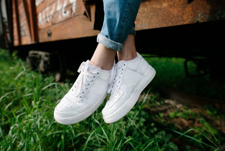 Great Tips On How To Clean White Sneakers Great Tips On How To Clean White Sneakers - white sneakers, style motivation, style, Sneakers, how to clean white sneakers, fashion style, fashion