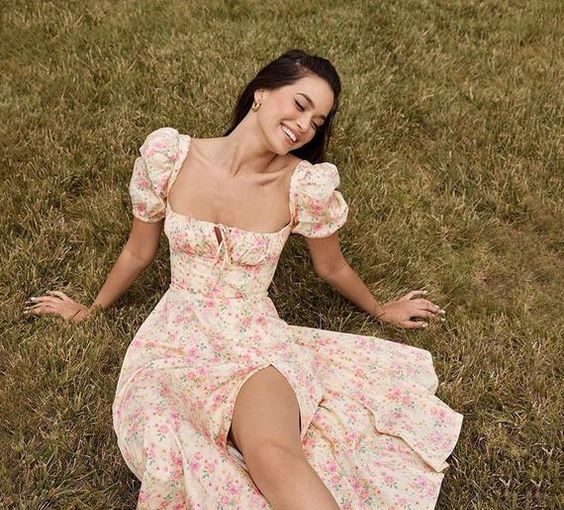 70s Shimmering and Floral Print Dresses Embracing The Flower Trend 70s Shimmering and Floral Print Dresses Embracing The Flower Trend - summer dresses, style motivation, style, floral print dresses, Floral Print, fashion, Dresses