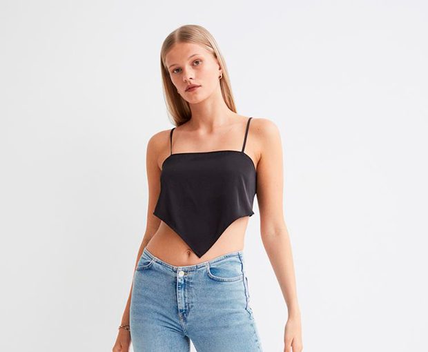 The Low-rise Pants Are Back This Season The Low-rise Pants Are Back This Season - trends in jeans, trends, style motivation, style, low-rise pants, low-rise jeans, fashion style trends, fashion style, fashion