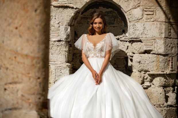 What Dress Is Better to Choose for a Wedding Photoshoot? - wedding, sheath, photoshoot, long-train, fashion, ball gown
