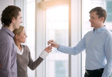 How to Lower Your Risk as a Landlord - tenant screening, risk, landlord, insurance, conservative, cahs flow