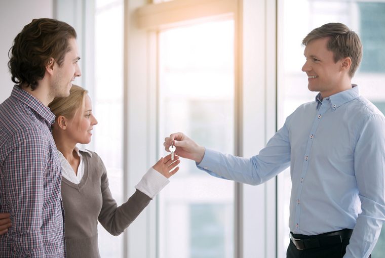 How to Lower Your Risk as a Landlord How to Lower Your Risk as a Landlord - tenant screening, risk, landlord, insurance, conservative, cahs flow