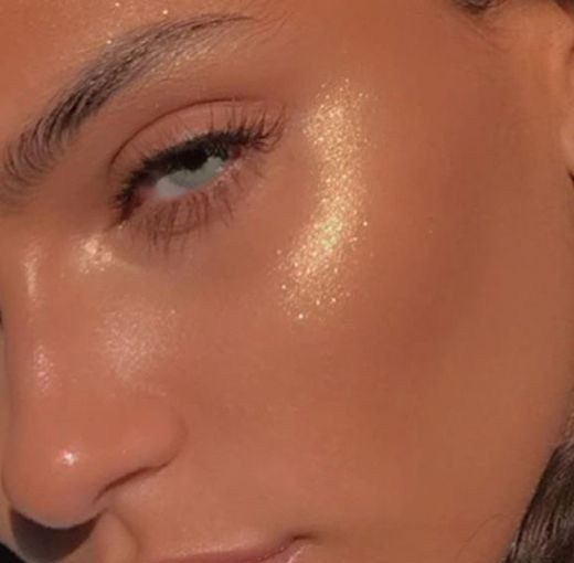 The New Make-Up Trend For A Glowy Complexion - style motivation, style, skin beauty, skin, golden-like skin, golden hour skin, fashion, beauty
