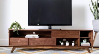 Buying TV Stands That Compliment Your Traditional Home