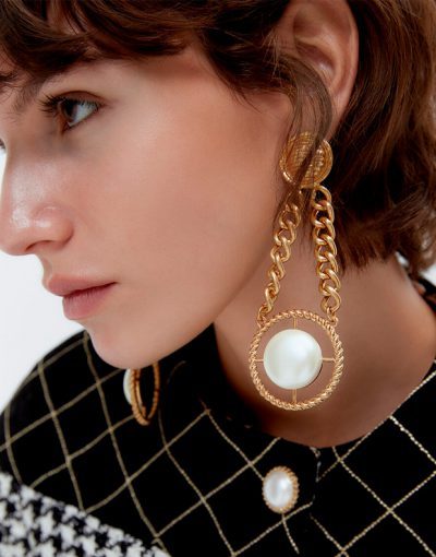 The Biggest Trend - The XL Earrings This Winter - XL earrings, trend earrings for this winter, style motivation, style, jewelry trends, jewelery, fashion style, fashion, eariings