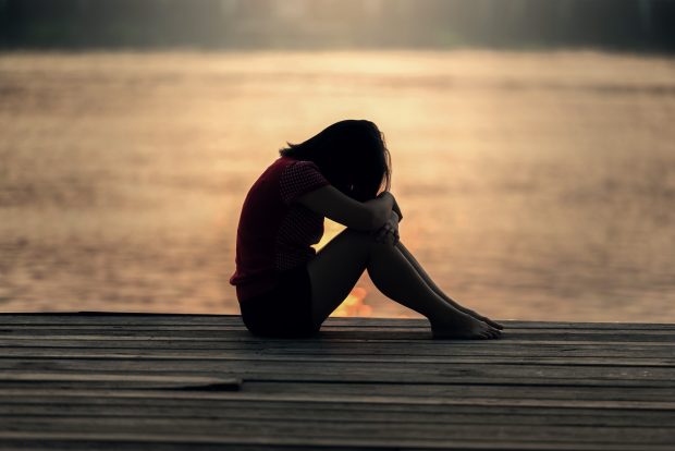 Top Ways To Cope With Grief When You Lose Someone Dear To You - professional help, life