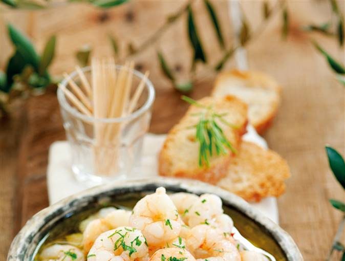 The Best Recipe Of Garlic Prawns To Add To The Christmas Menu - the best recipes, style motivation, recipes, prawns, garlic prawns recipe, garlic prawns, food lovers, food, Christmas table, Christmas recipe, Christmas menu
