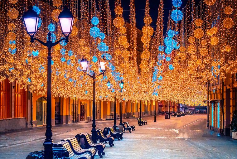 How to Get Through the Holidays Without Going Broke How to Get Through the Holidays Without Going Broke - spending, secret santa, savings, minimize, holidays, credit card usage