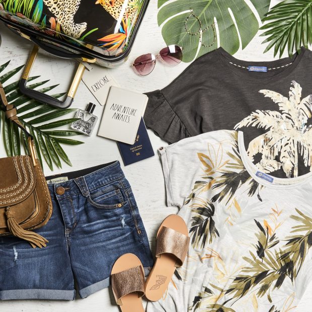 6 Outfit Ideas for Your Tropical Holiday Getaway - women, sweatshirt, leggings, jeans, fashion