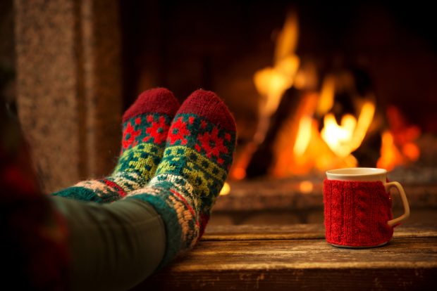 Life Hacks & Tips to Stay Warm and Cozy this Winter - winter, warm, tips, habits, cozy