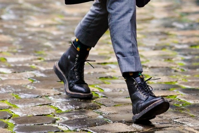 Best Types of Shoes To Wear When It’s Raining Outside - workboots, weatherproof sprays, Stylish, Shoes, raining, flats, fashion