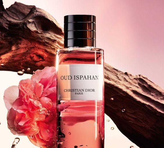 The Best Winter Perfumes For Women That Will Warm Your Skin And Senses The Best Winter Perfumes For Women That Will Warm Your Skin And Senses - winter perfumes, the best winter perfumes, style motivation, style, Perfumes