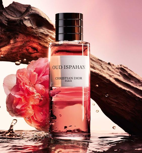 The Best Winter Perfumes For Women That Will Warm Your Skin And Senses