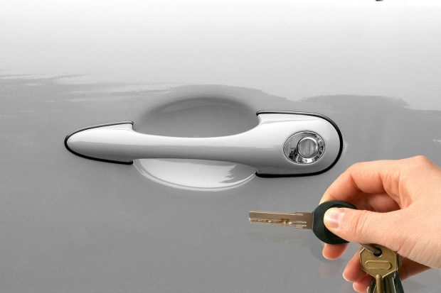 How to choose the right automotive locksmith in Dallas? - locksmith, dallas, car trouble, car key, car, automotive locksmith