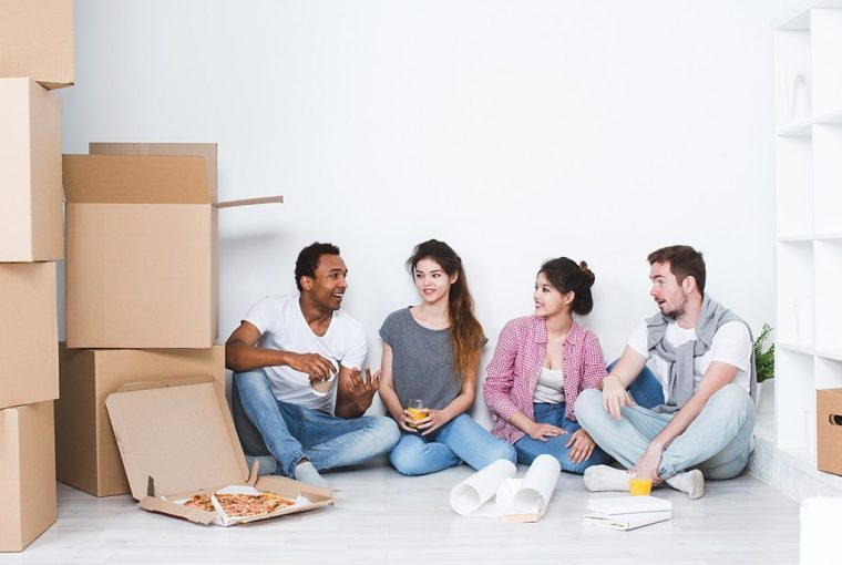 Asking Friends To Help Move? Here’s How To Do It Right Asking Friends To Help Move? Here’s How To Do It Right - new home, move, home, friends