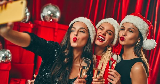 How To Win "Best Dressed" At Every Holiday Party - party, holiday, crown, best dressed