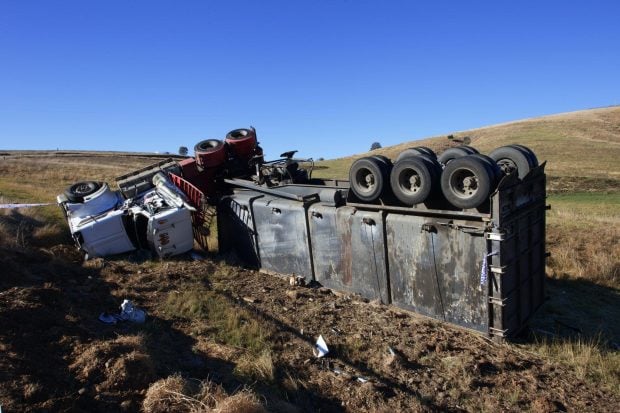 4 Steps To Immediately Take After Experiencing A Truck Accident In California - lawyer, cars