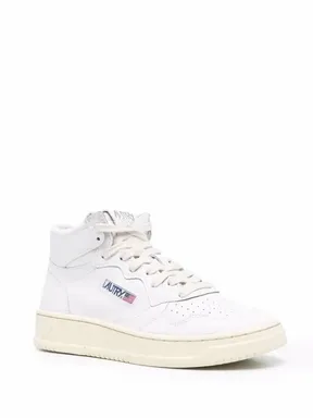 Which Of This Must-Haves White Sneakers Are The Trendiest This Year? - white sneakers 2022, white sneakers, trendy sneakers, style motivation, style, Sneakers, fashion trends, fashion style, fashion