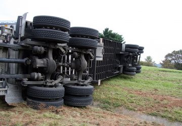 From a Legal Standpoint: How Do Semi-truck and Car Accidents Differ? - legal, car, accident