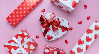 3 Essential Types of Anniversary Gifts You Must Pick From