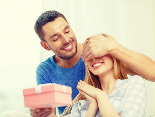 Top Tips for Choosing the Best Anniversary Gifts -